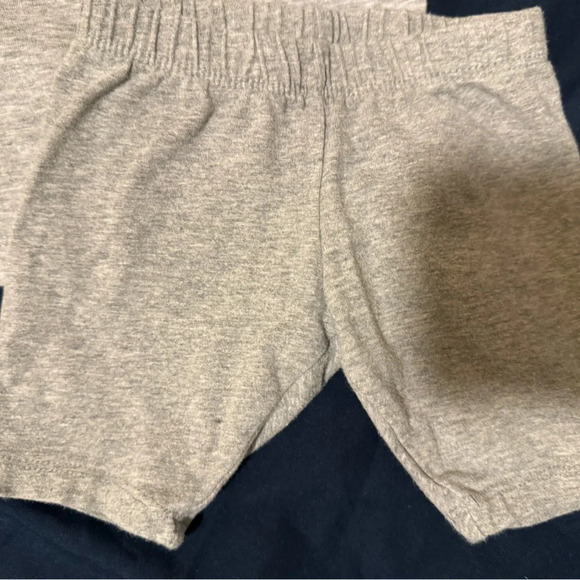 Carters Two piece Baby Set - Picture 3 of 5